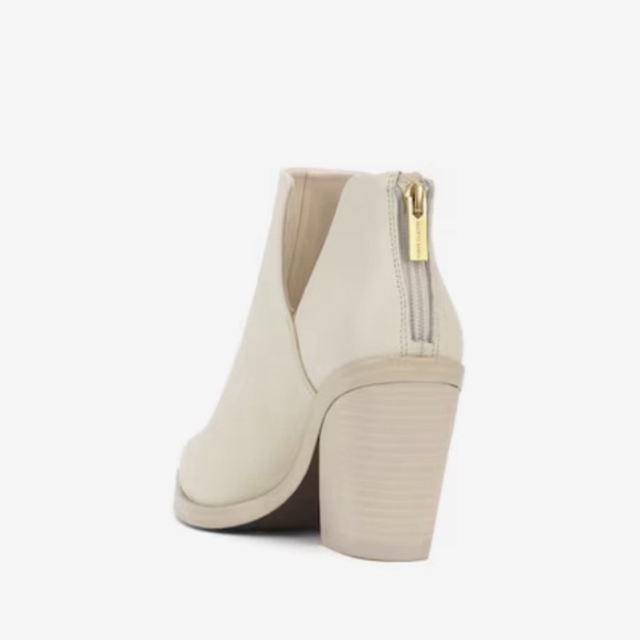 NWOT Vince Camuto Leather Gidgeta Ankle Boot, Pointed Toe, Back Zipper, Size 9! - Picture 11 of 11